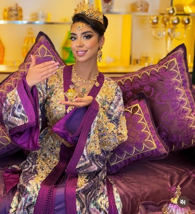 Célébrité marocaine en caftan Signature by Raja — Marrakech N°04