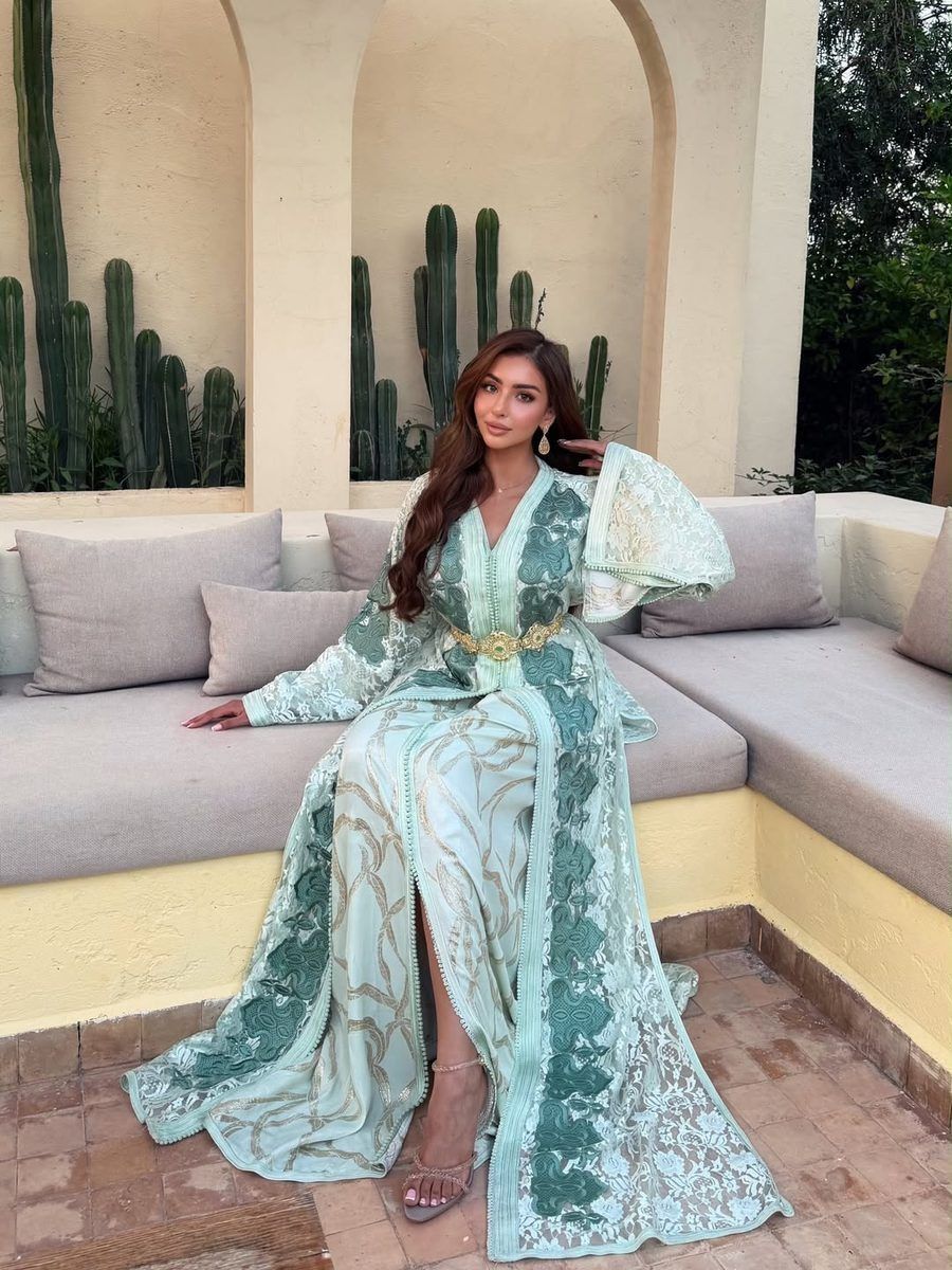 Célébrité marocaine en caftan Signature by Raja — Marrakech N°11